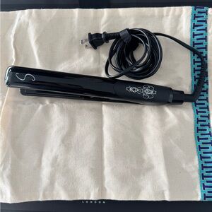 Sultra® Seductress Straight Iron - Black - Preowned